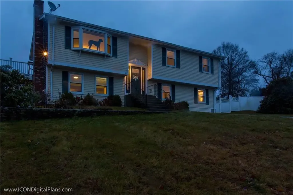 25 Algonquin Drive Middletown RI 02842