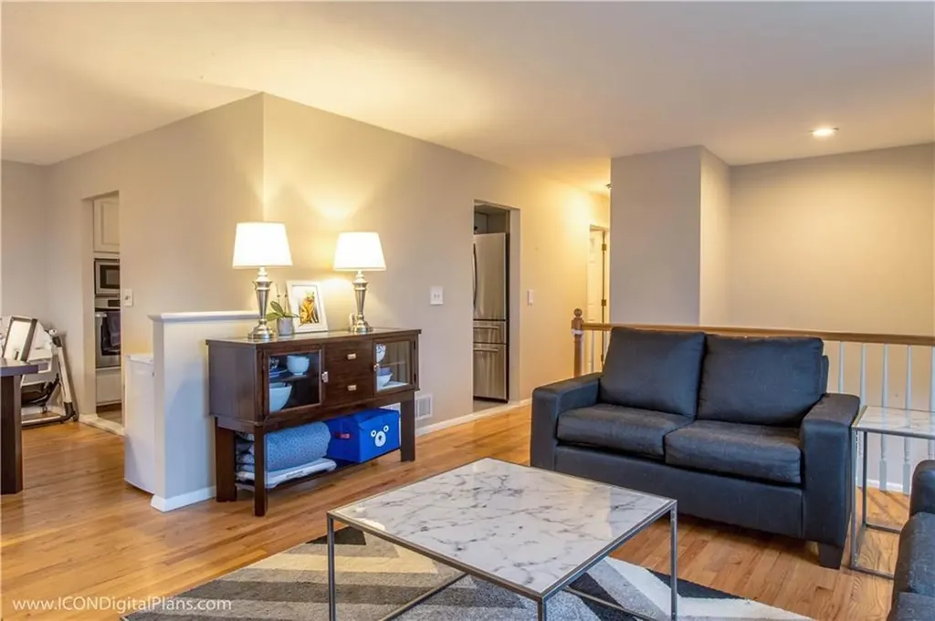 25 Algonquin Drive Middletown RI 02842