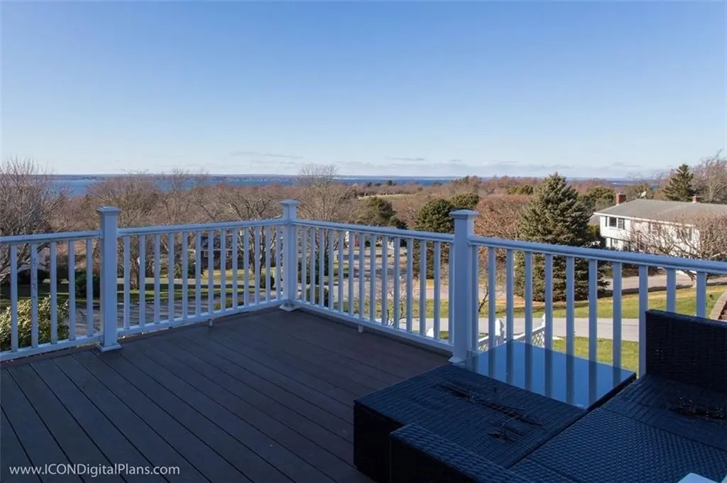25 Algonquin Drive Middletown RI 02842