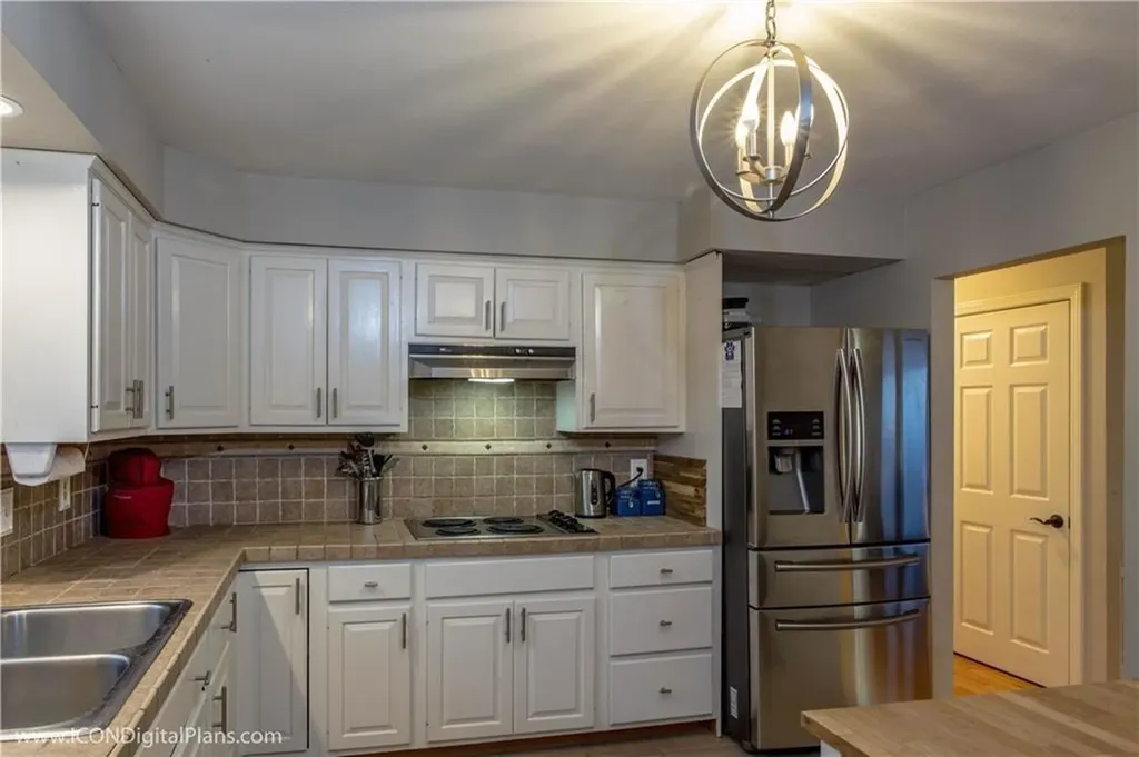 25 Algonquin Drive Middletown RI 02842