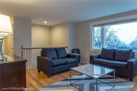 25 Algonquin Drive Middletown RI 02842