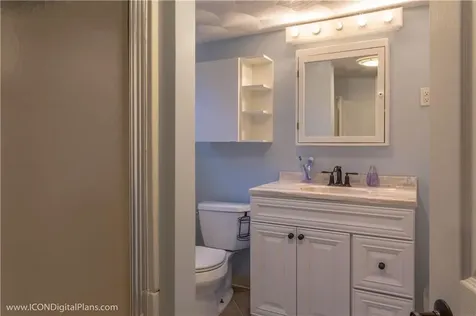 25 Algonquin Drive Middletown RI 02842