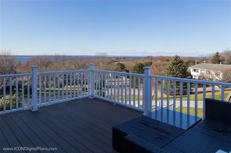 25 Algonquin Drive Middletown RI 02842
