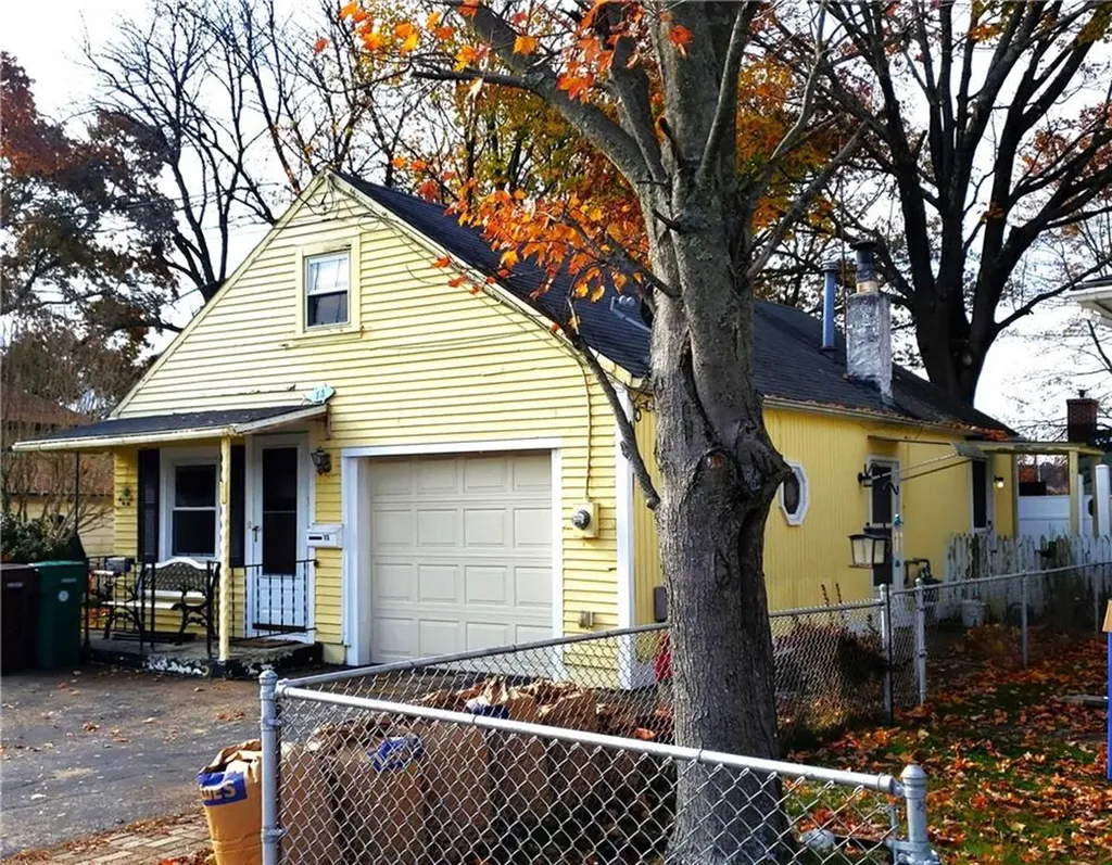 13 Craigie Avenue Woonsocket RI 02895