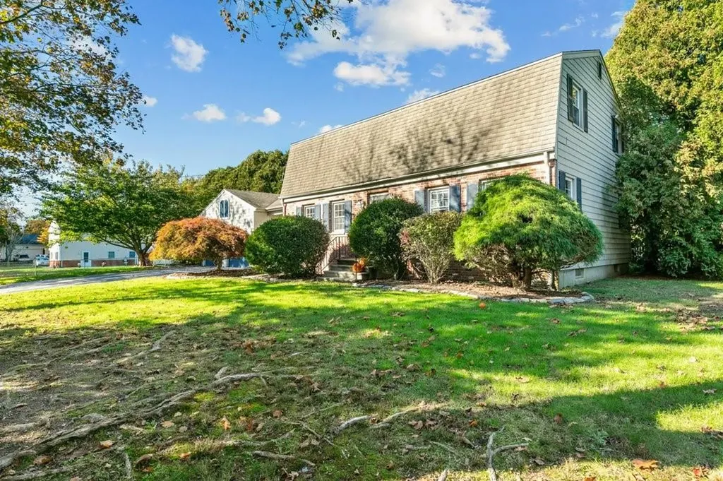 1 Wayland Road Bristol RI 02809