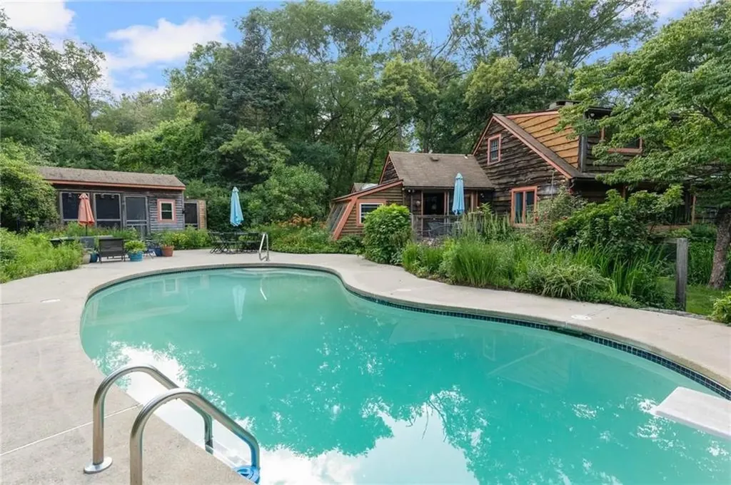 33 Johnson Road Foster RI 02825