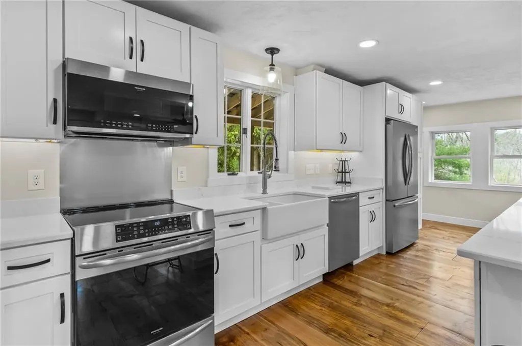 139 Old Plainfield Pike Foster RI 02825