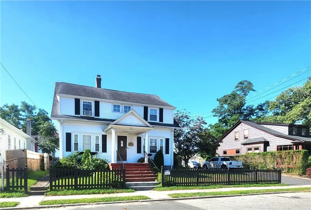 114 Villa Avenue Cranston RI 02905
