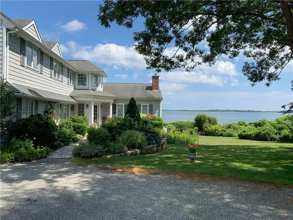 30 Broadview Avenue Warwick RI 02889