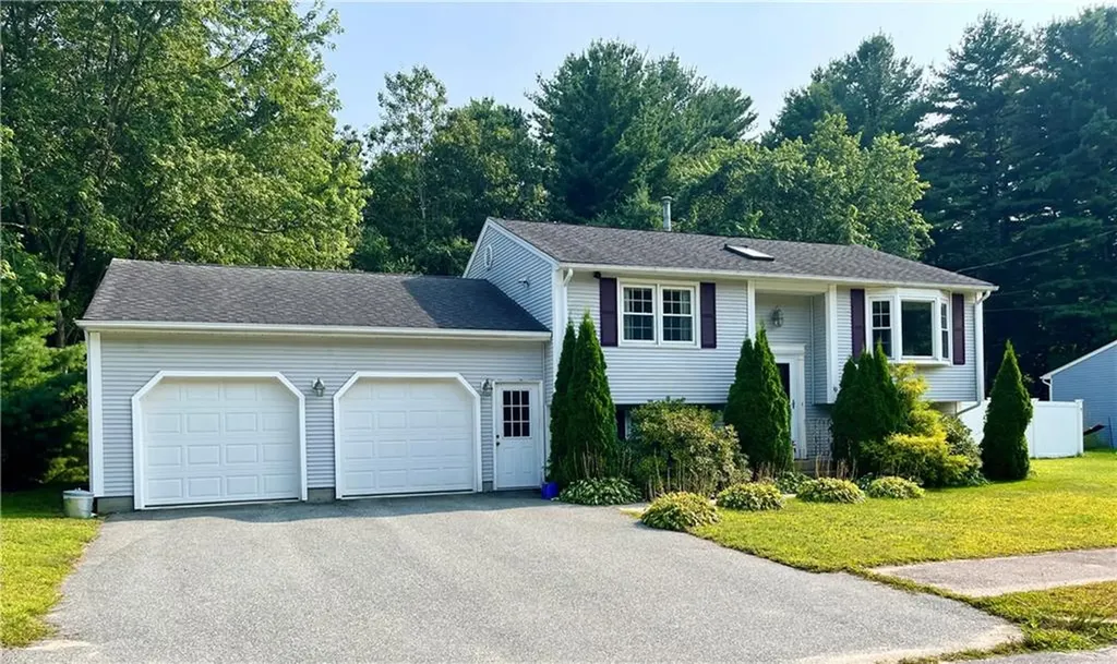 19 Black Walnut Drive Coventry RI 02816