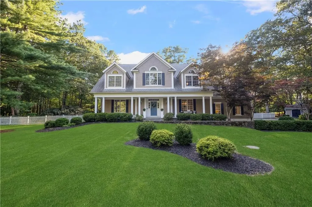 35 David Court East Greenwich RI 02818