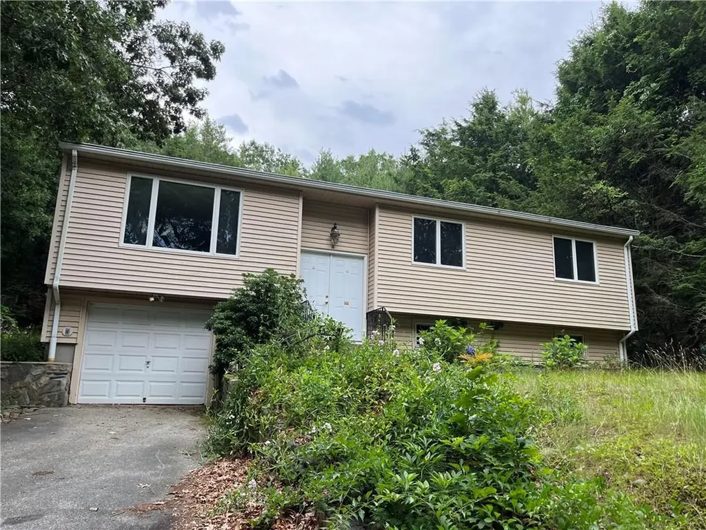 8 Winsor Avenue Johnston RI 02919