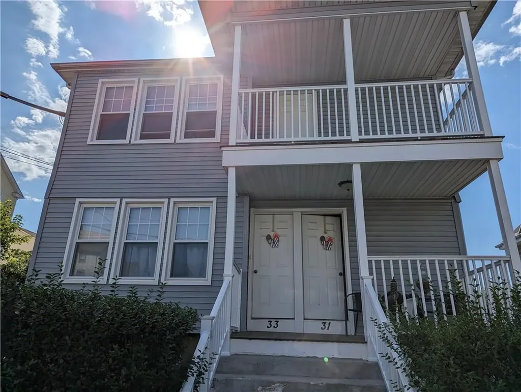 33 Beechwood Avenue Pawtucket RI 02860