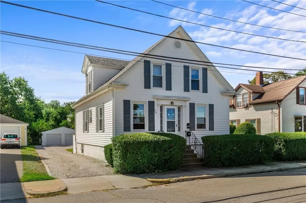 32 Washington Street Bristol RI 02809
