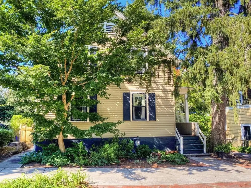 28 Creighton Street Providence RI 02906