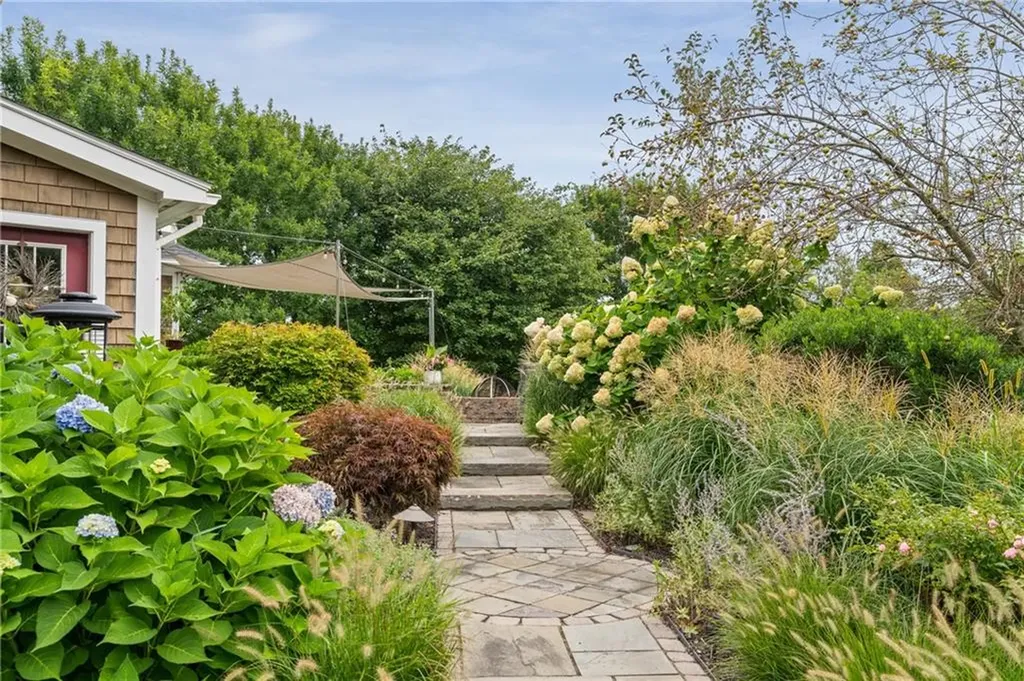 350 Compton View Drive Middletown RI 02842