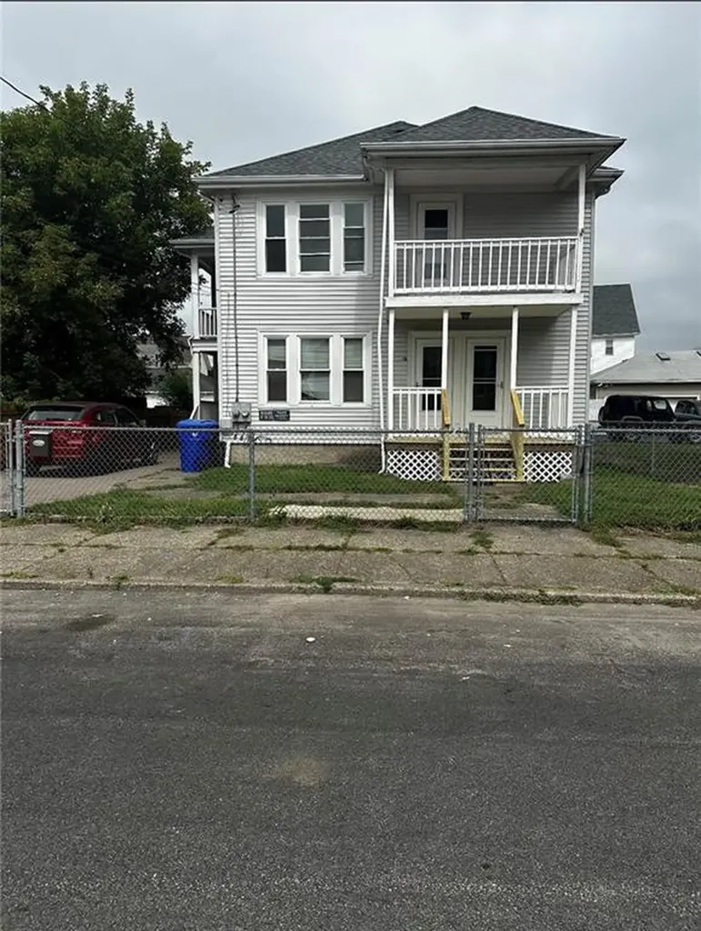 16 Mavis Street Pawtucket RI 02860