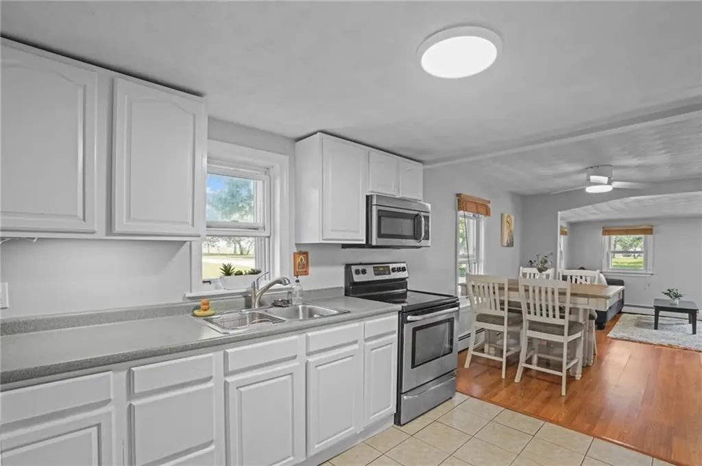 275 Groveland Avenue Warwick RI 02886