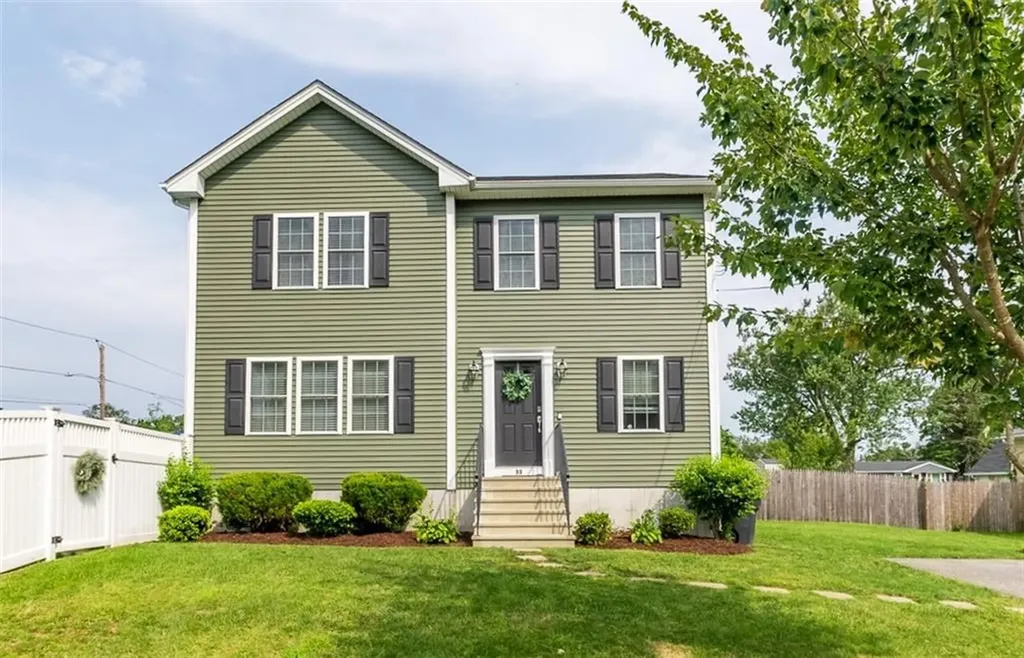 33 Oakdale Street Warwick RI 02888