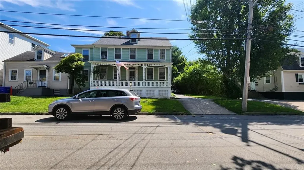 142 Bradford Street Bristol RI 02809
