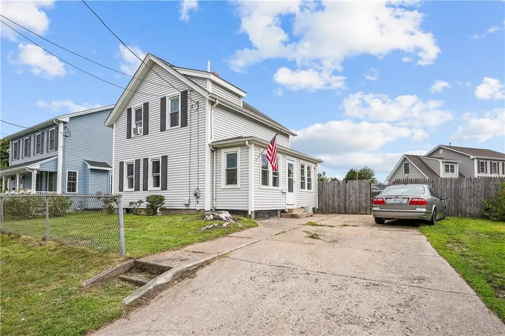 393 Kenyon Avenue Pawtucket RI 02861