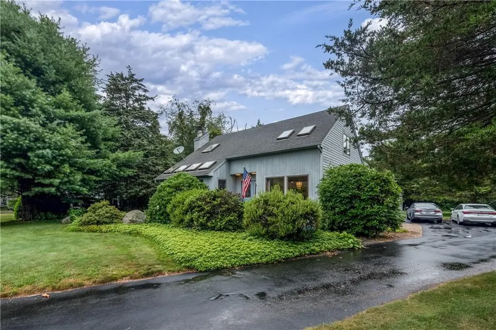 16 Setting Sun Drive Westerly RI 02891