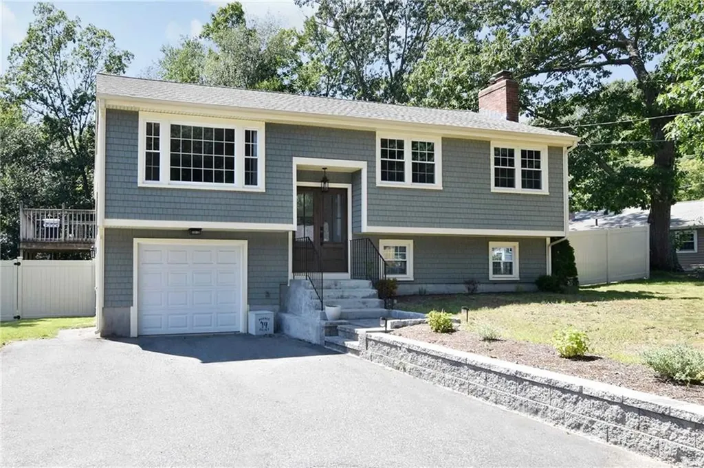 82 Alaska Street Cumberland RI 02864