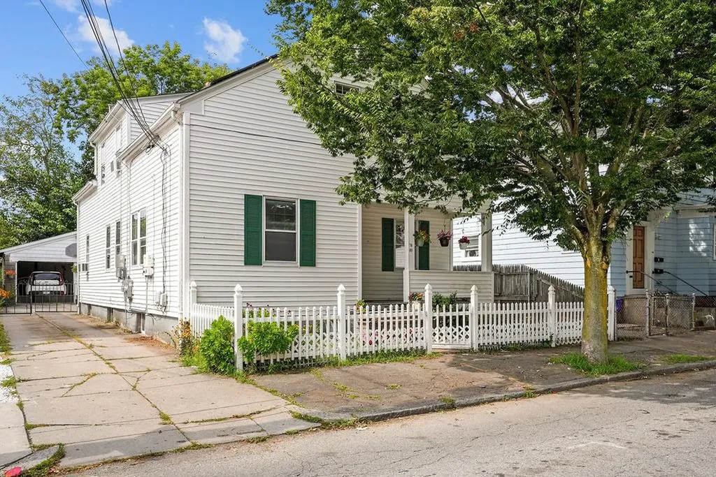 78 80 Lowell Avenue Providence RI 02909