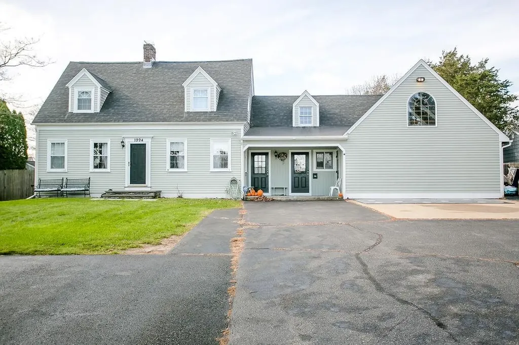 1994 East Main Road Portsmouth RI 02871
