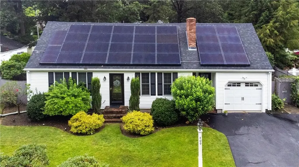 409 Squantum Drive Warwick RI 02888