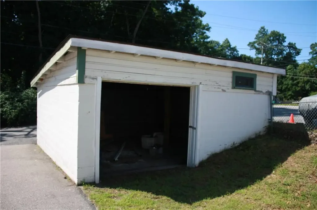 3228 Post Road Warwick RI 02886