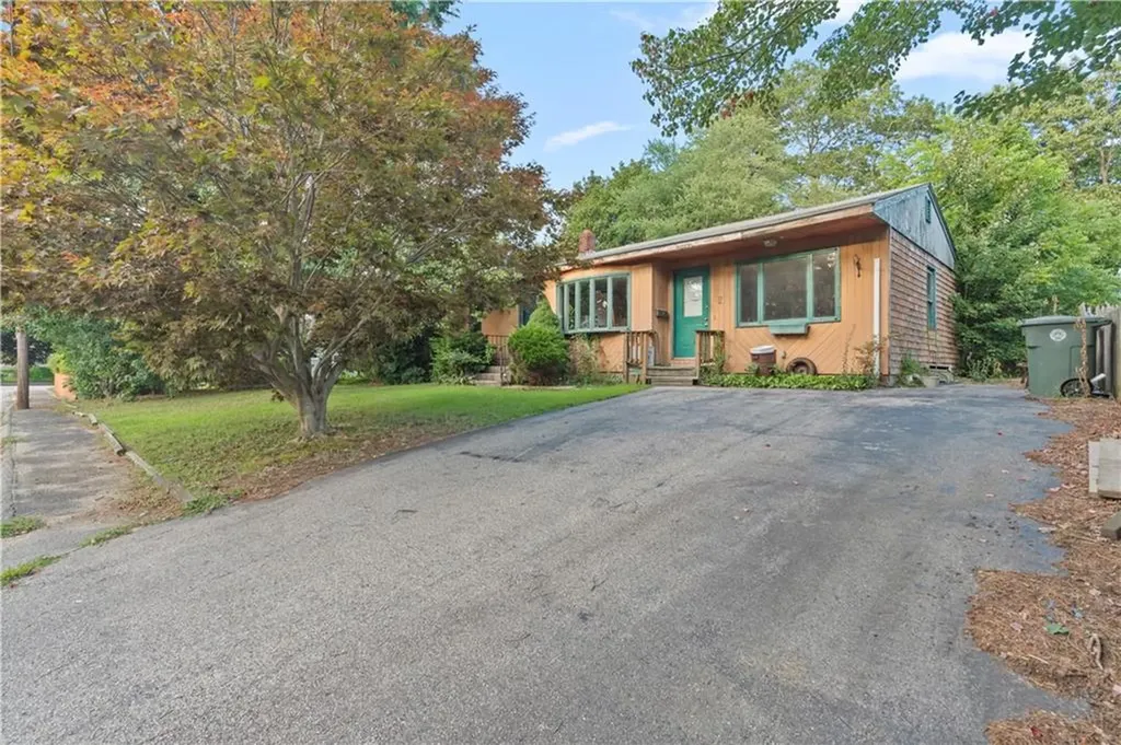 2 Myra Road Coventry RI 02816