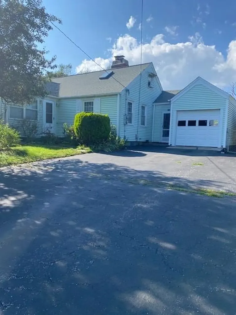 113 Prospect Avenue Middletown RI 02842