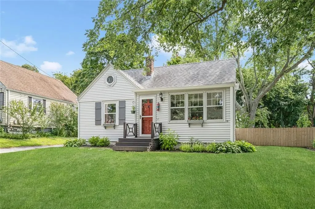 74 Winslow Avenue Warwick RI 02886