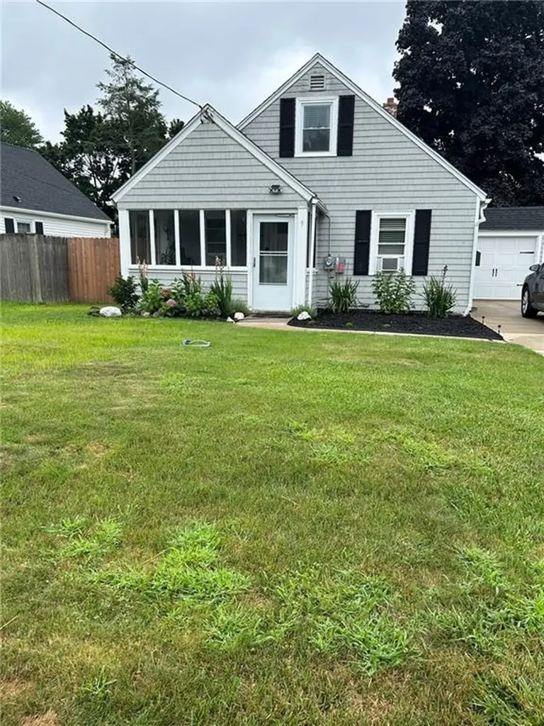 9 Arland Drive Pawtucket RI 02861