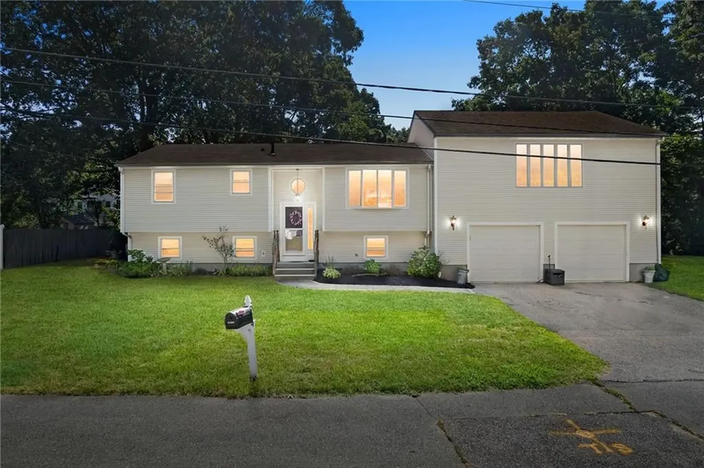 24 Tell Street Warwick RI 02889