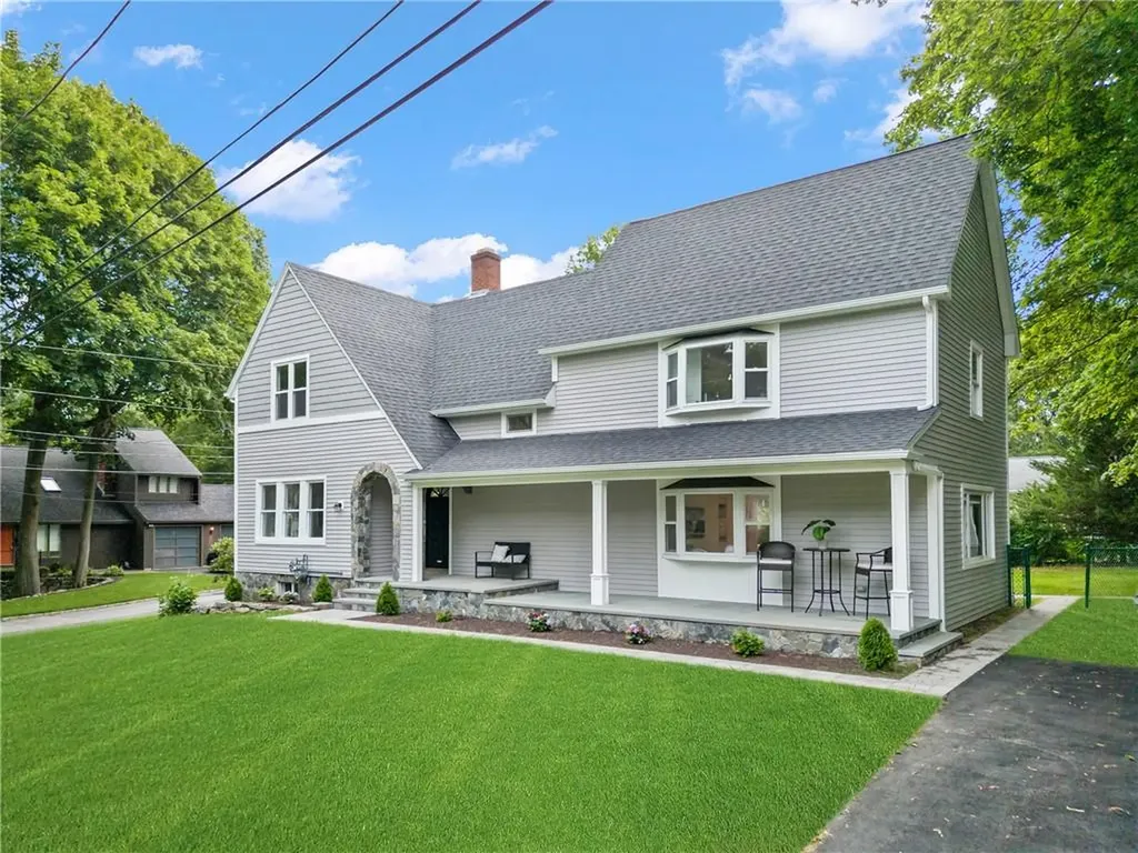 2 Prospect Street Barrington RI 02806