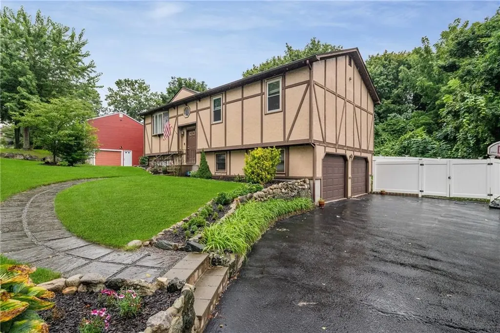 29 River Drive Johnston RI 02919