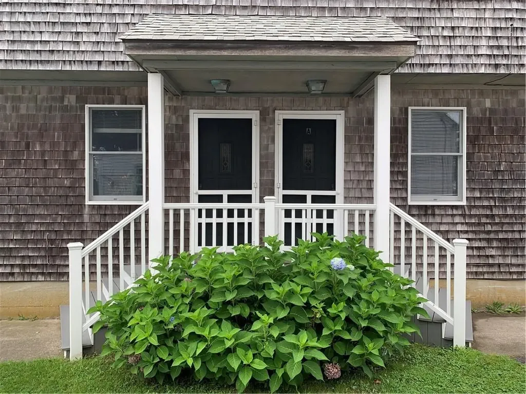 28 Angell Road Narragansett RI 02882
