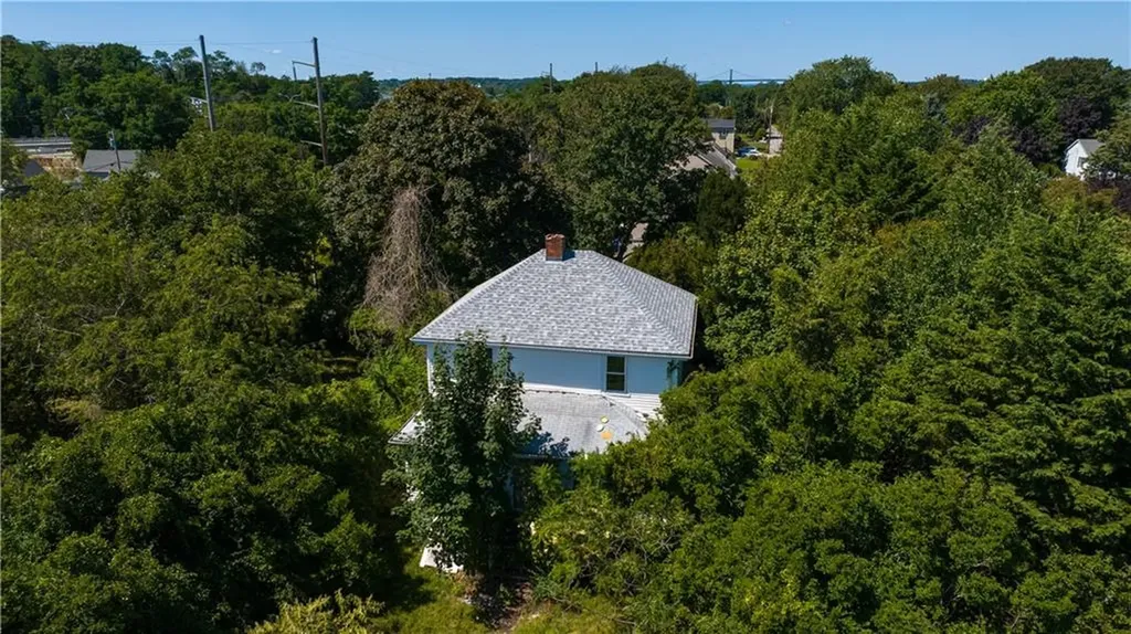 3 Narragansett Boulevard Portsmouth RI 02871