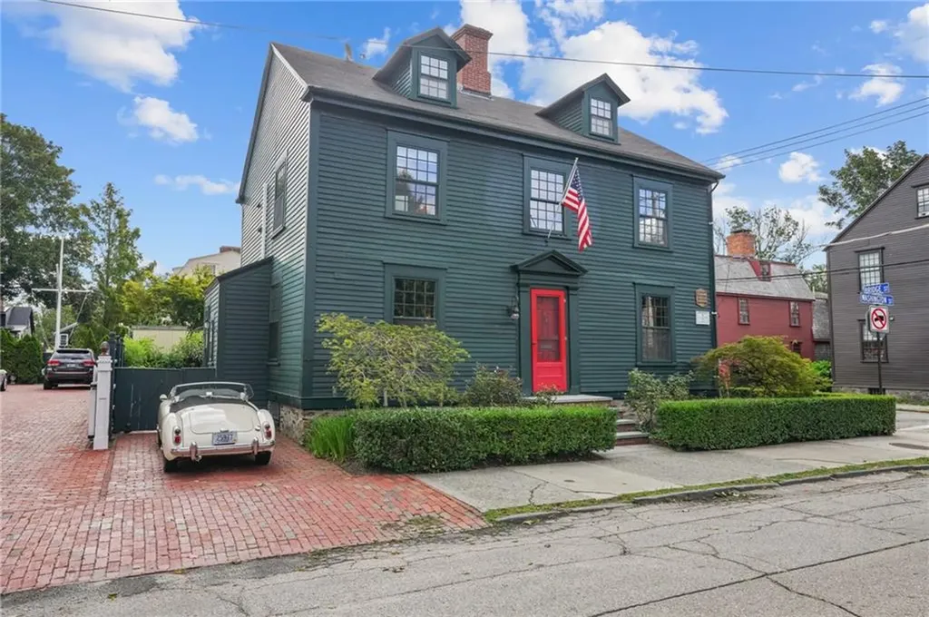 41 Washington Street Newport RI 02840
