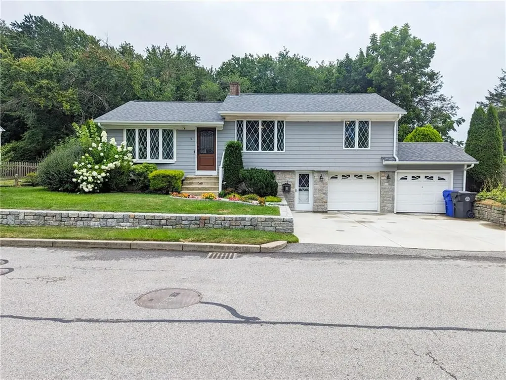 5 Vincenzo Drive West Warwick RI 02893