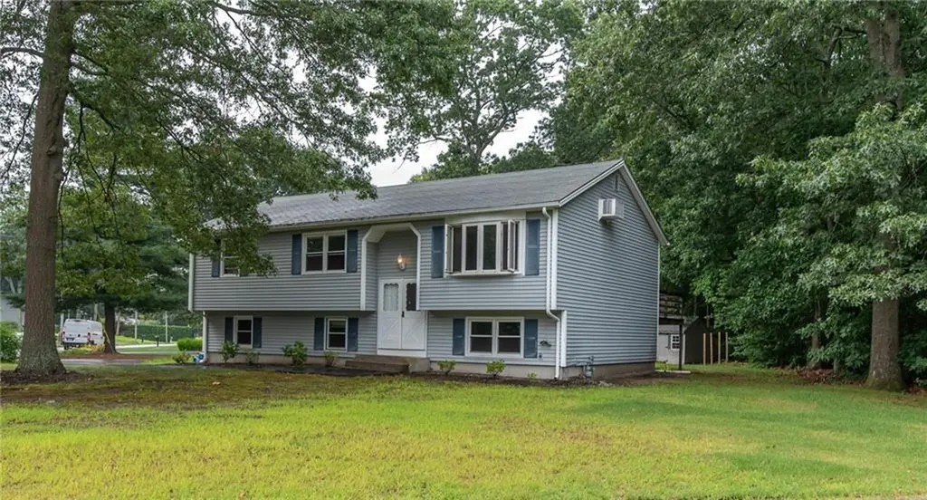 23 Vincent Way Cranston RI 02921