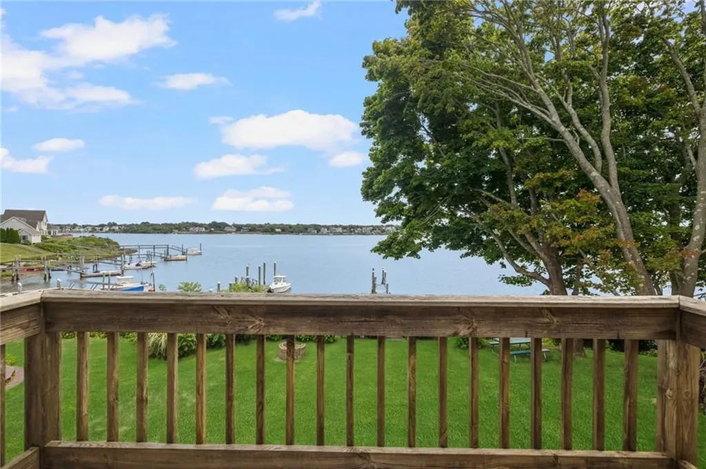 69 East Shore Road Narragansett RI 02882