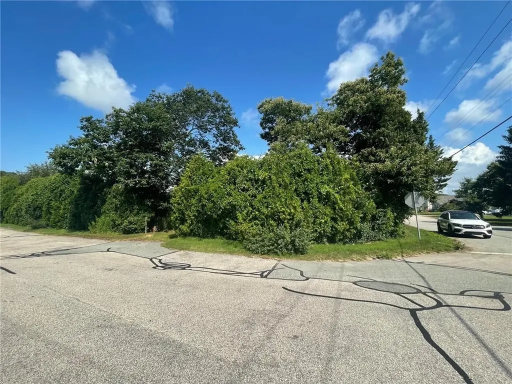 10 Raymond Street Westerly RI 02891