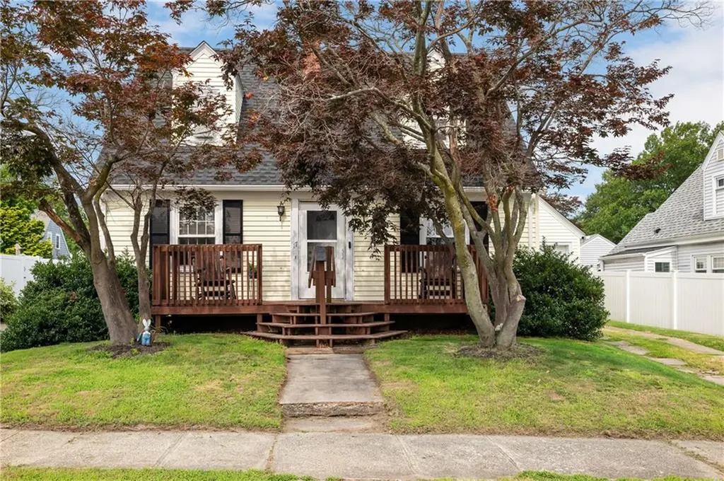 17 Greenwood Street Cranston RI 02910