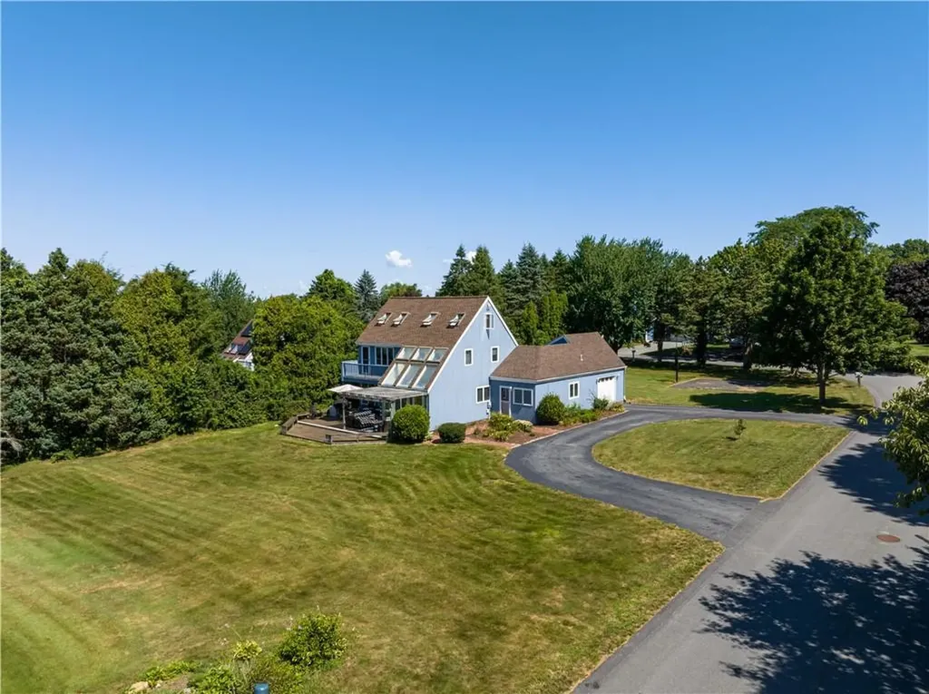 10 Coggeshall Way Middletown RI 02842