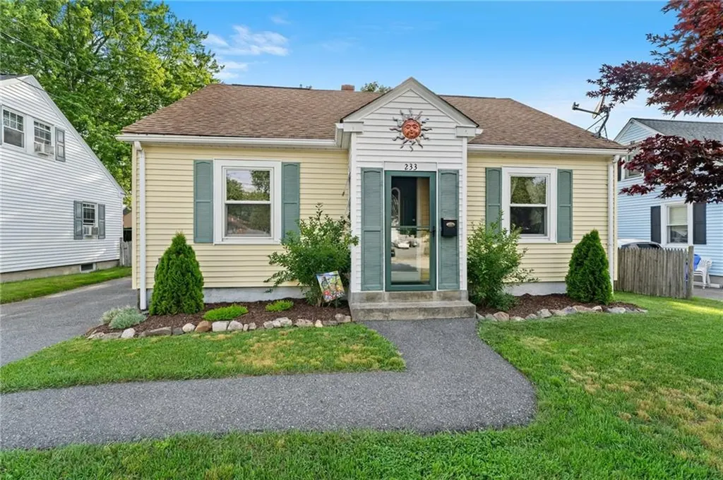 233 Annie Street Pawtucket RI 02861