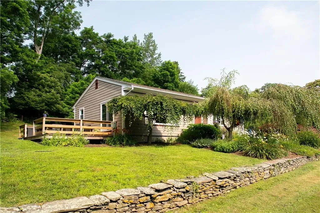 33 Correia Drive Portsmouth RI 02871