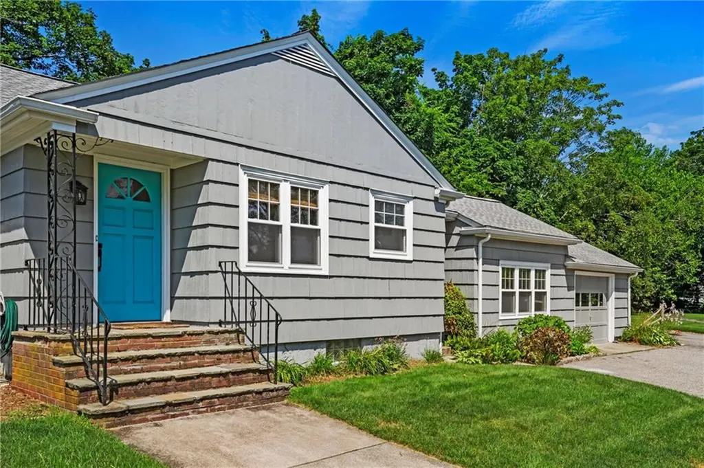 34 Child Street Portsmouth RI 02871